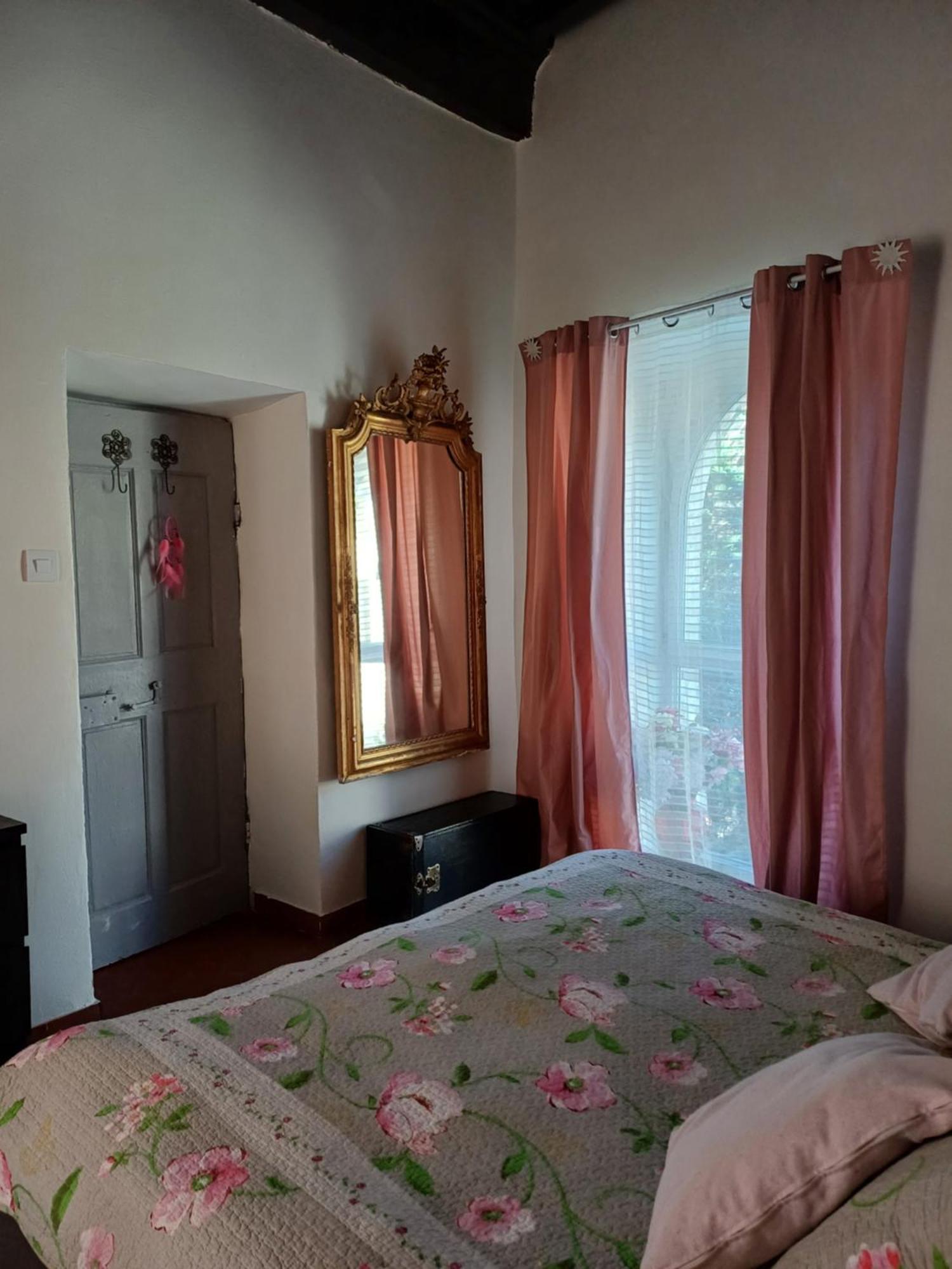 Chambre D Hotes Aramon Exterior foto